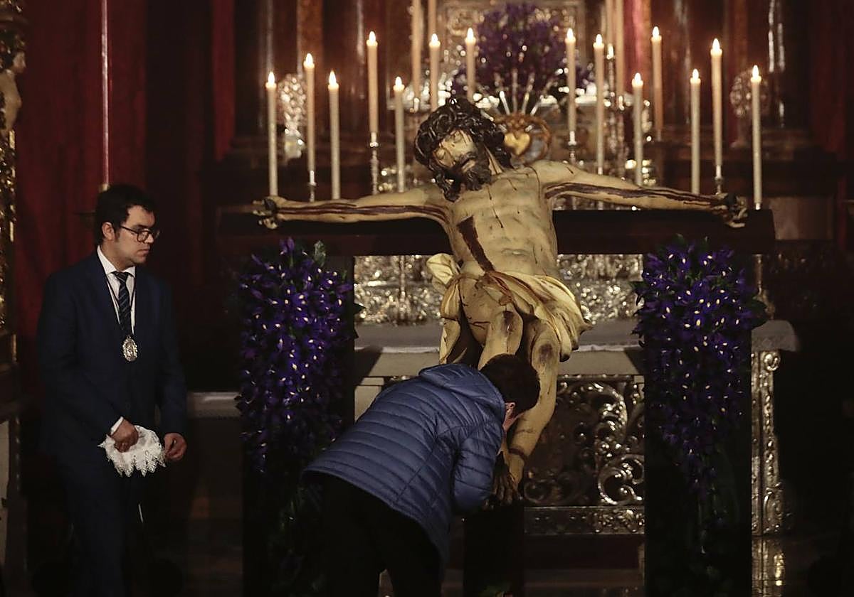 Tradicional besapié.