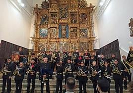 La banda de Olmedo, antes de empezar su interpretación.