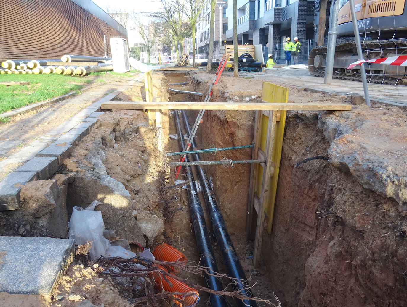 Las obras de la red de calor en Parquesol, en imágenes