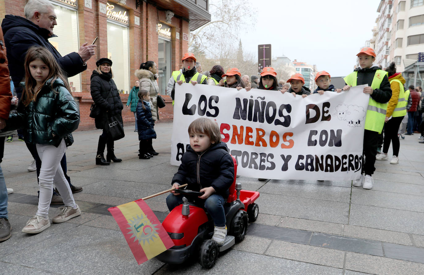 Los niños de Palencia defienden la agricultura y la ganadería