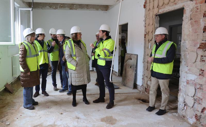 La presidenta de la Diputación visita las obras.