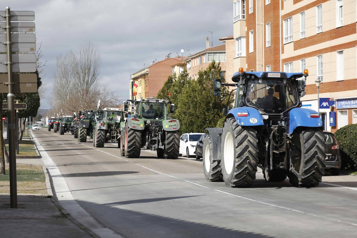 Así ha sido la llegada de los tractoristas a Peñafiel tras las protestas en Madrid