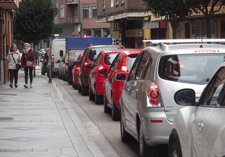 Atascos en la calle Santa Lucía por el corte del túnel de Vadillos y la calle Pérez Galdós.