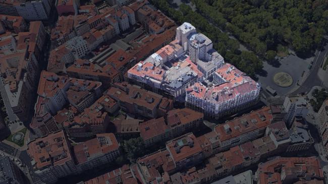 Imagen después - Vista aérea de Valladolid, con el espacio que ocupaba el Hospital de la Resurreción resaltado.