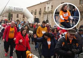 Marcha solidaria en favor de la esclerosis múltiple, este domingo en Olmedo. En el círculo, Soraya Soto.