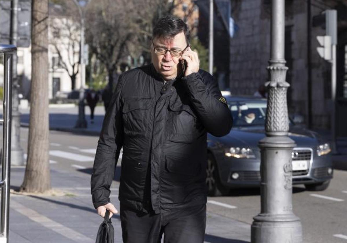 Rafael Delgado, uno de los principales acusados, a su llegada a la Audiencia Provincial de Valladolid.