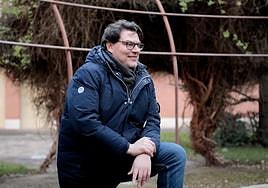 El escritor Boris Rozas, organizador del certamen poético.