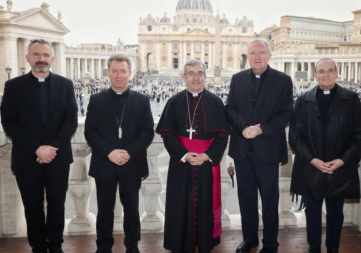 Argüello pide impulsar la beatificación de Isabel la Católica en su visita al Papa