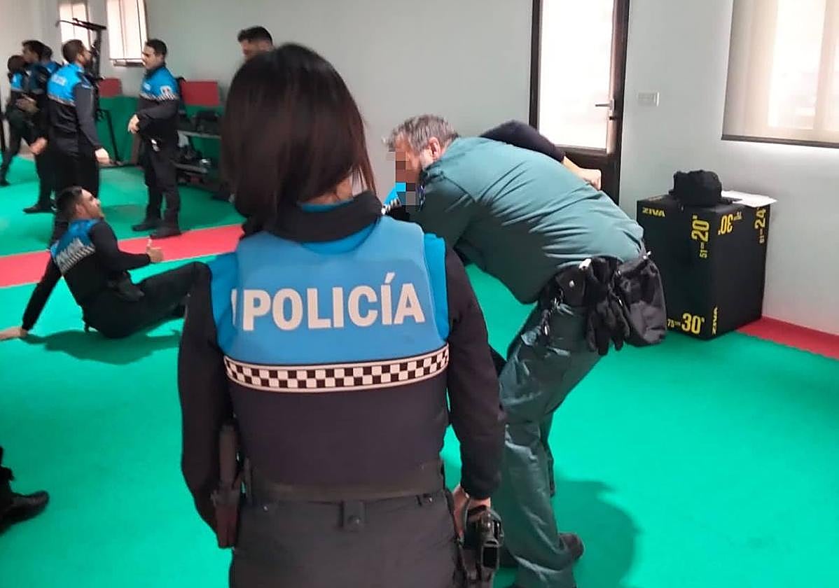 Formación en la Comandancia de la Guardi Civil.