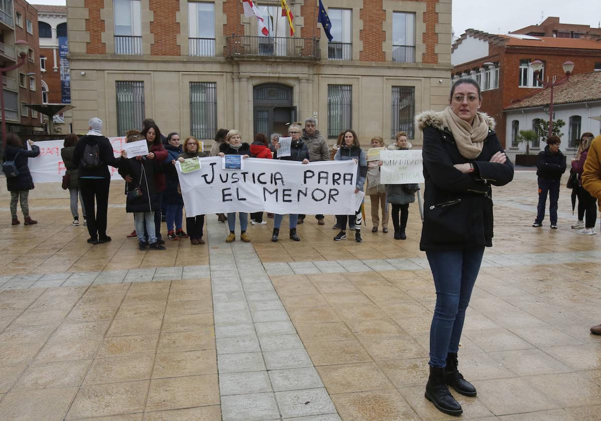 Laura Molinilla, en una concentración de apoyo ante la Audiencia previa a su ingreso en prisión.