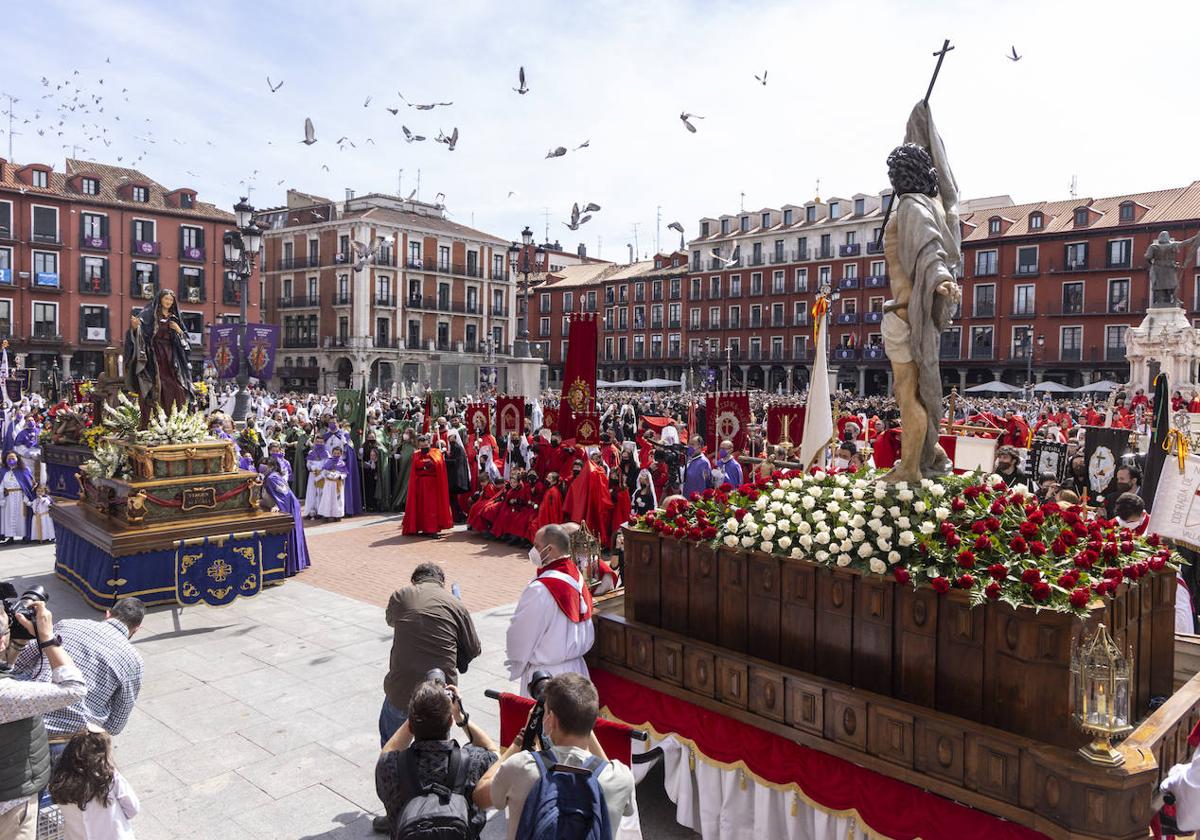 Procesión del Encuentro en la Plaza Mayor de Valladolid.