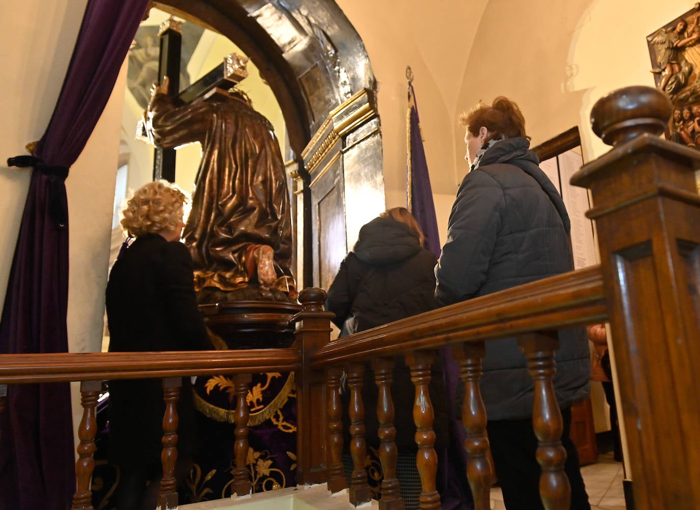 Las imágenes del besapié en la iglesia de Nuestro Padre Jesús Nazareno