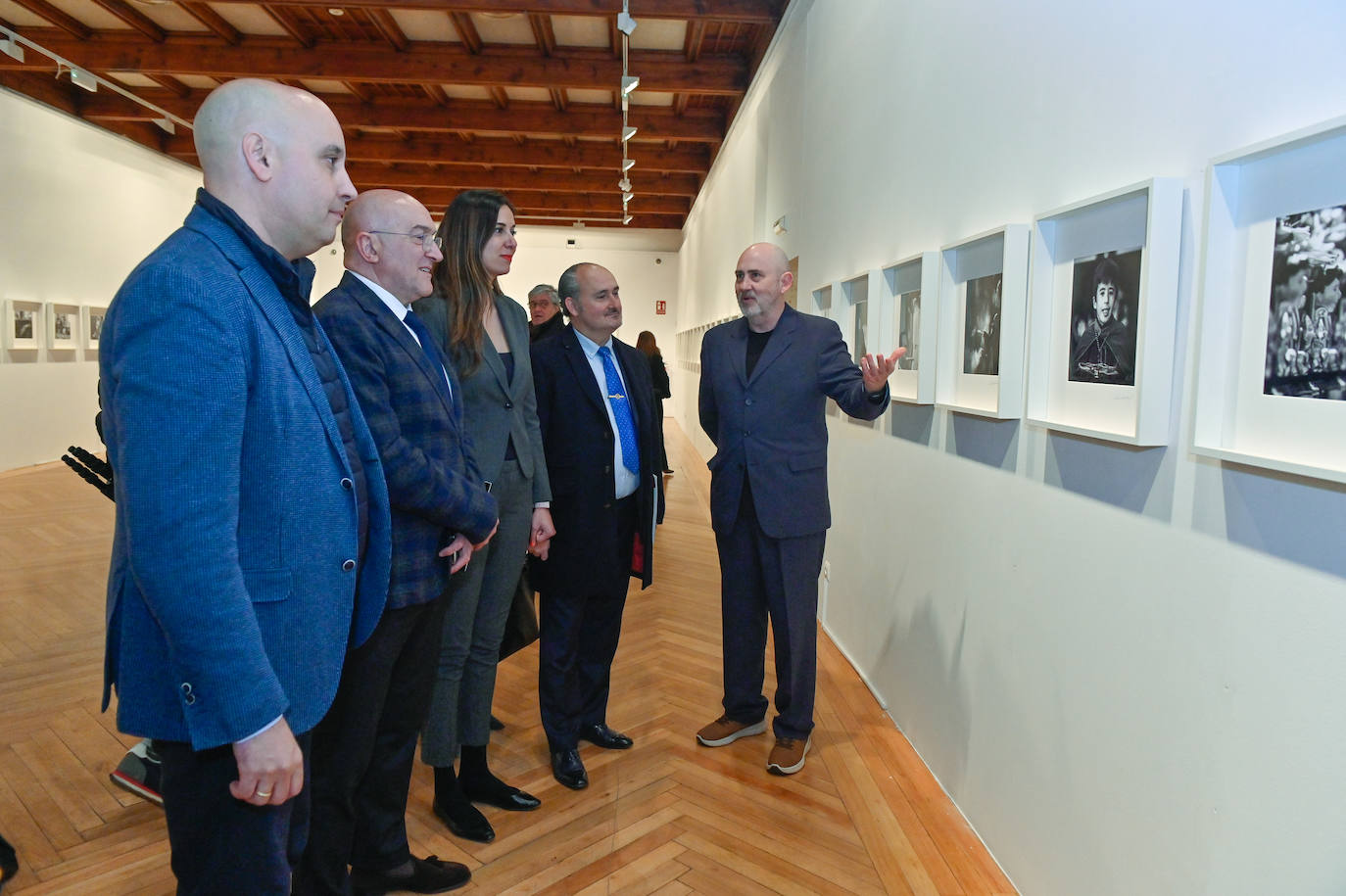 Las imágenes de la exposición de Semana Santa del Vallisoletano Chema Concellón