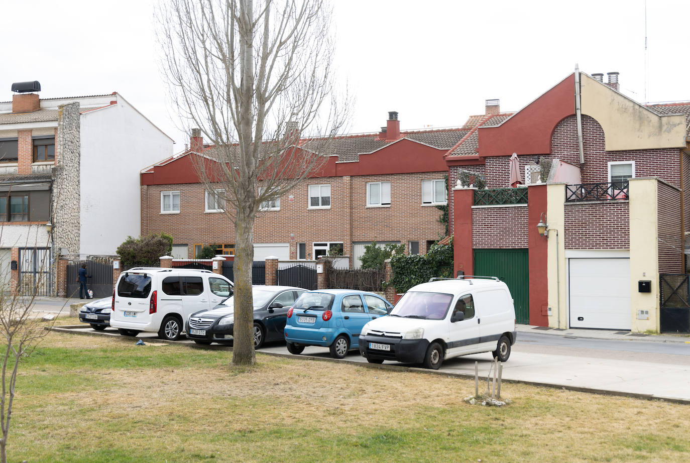 Exterior de varias viviendas que sufrieron la inundaciones de Viana de Cega.