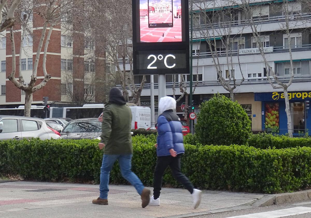 El termómetro marca dos grados a primera hora de la mañana en Zorrilla.