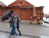 Las fuertes rachas de viento provocan numerosas salidas de los bomberos