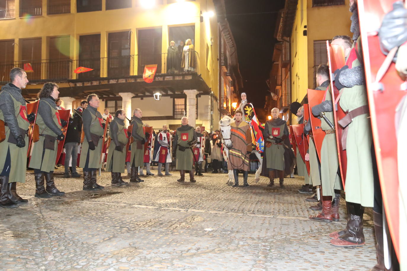Las calles de Tordesillas rinden pleitesía a la reina Juana de Castilla