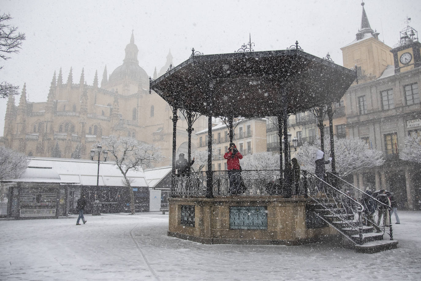 La nevada en Segovia capital, en imágenes