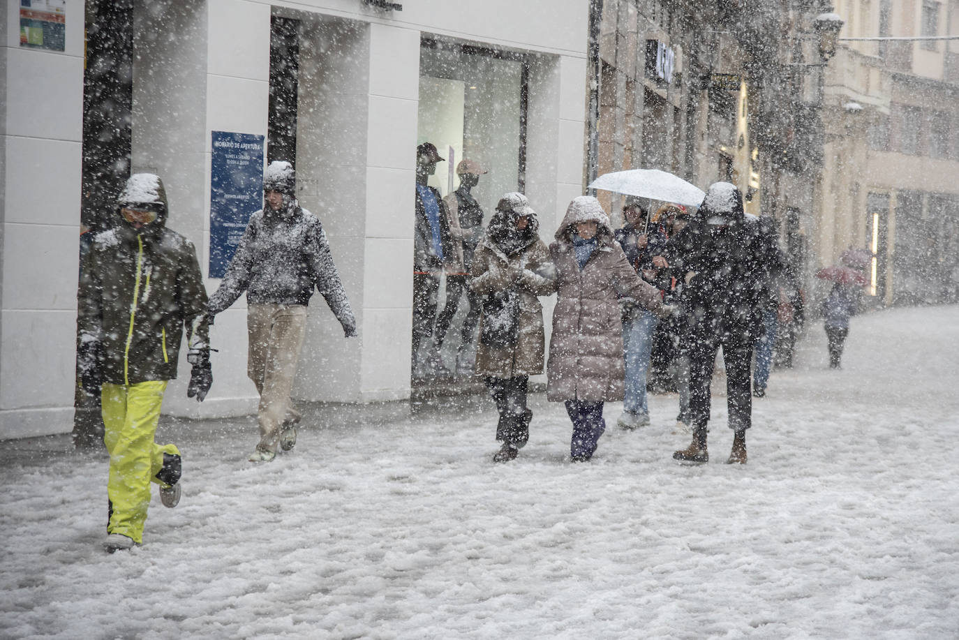 La nevada en Segovia capital, en imágenes