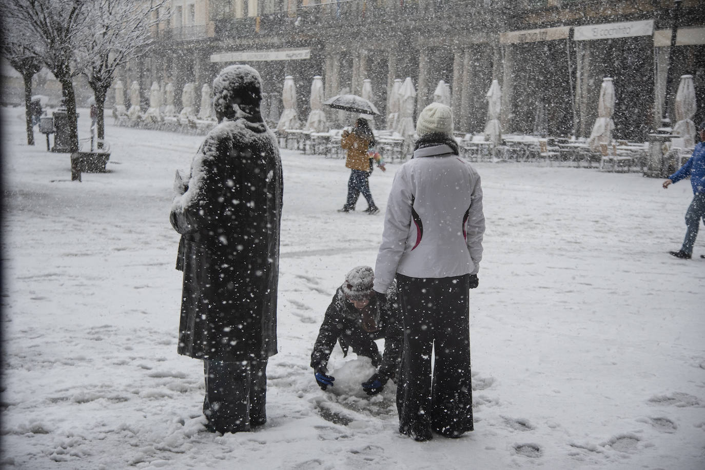 La nevada en Segovia capital, en imágenes