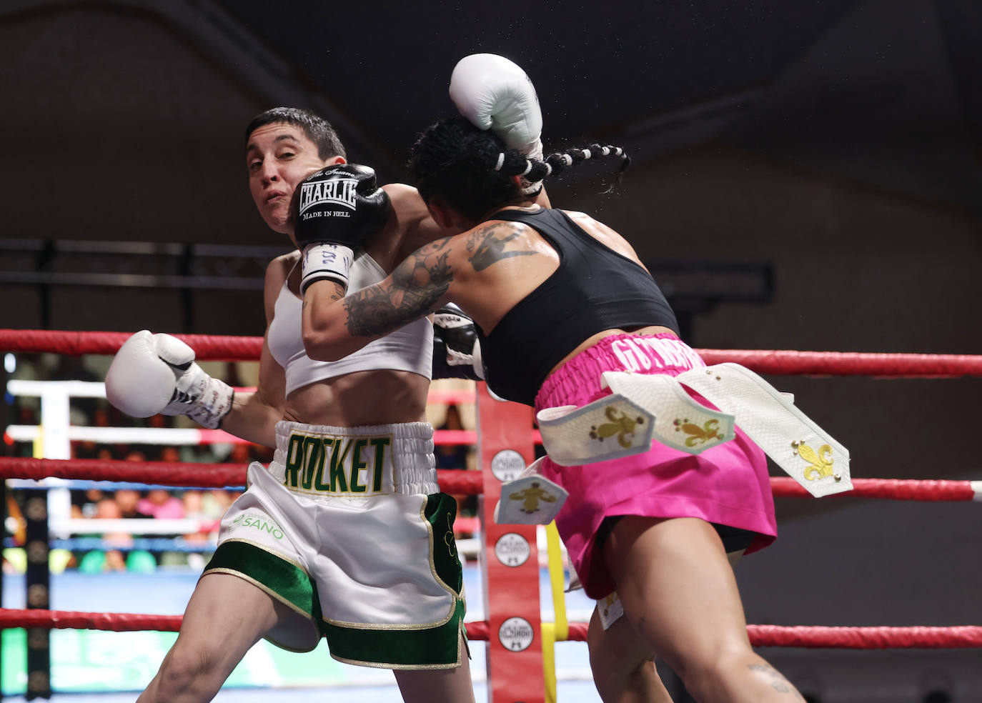 Las imágenes del combate de Isa Rivero en la Cúpula del Milenio