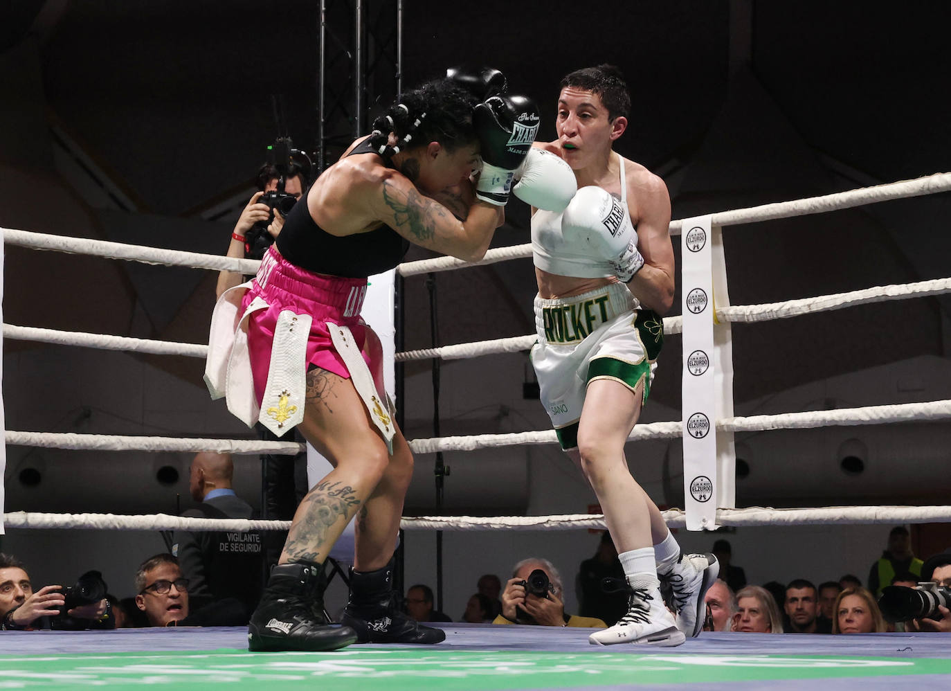 Las imágenes del combate de Isa Rivero en la Cúpula del Milenio