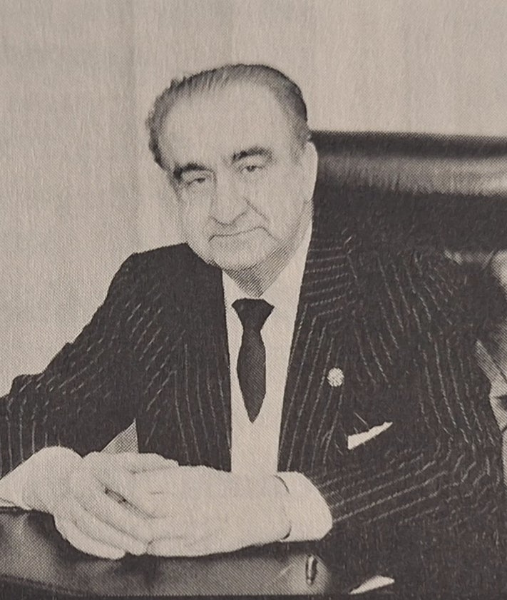 Imagen secundaria 2 - Arriba, José María Peña, alcalde de Burgos entre 1979 y 1992 e impulsor, junto a José María Codón (abajo), de la Junta Pro-Burgos Cabeza de Castilla. Noticia de El Norte de Castilla sobre la propuesta burgalesa de separarse de la autonomía.