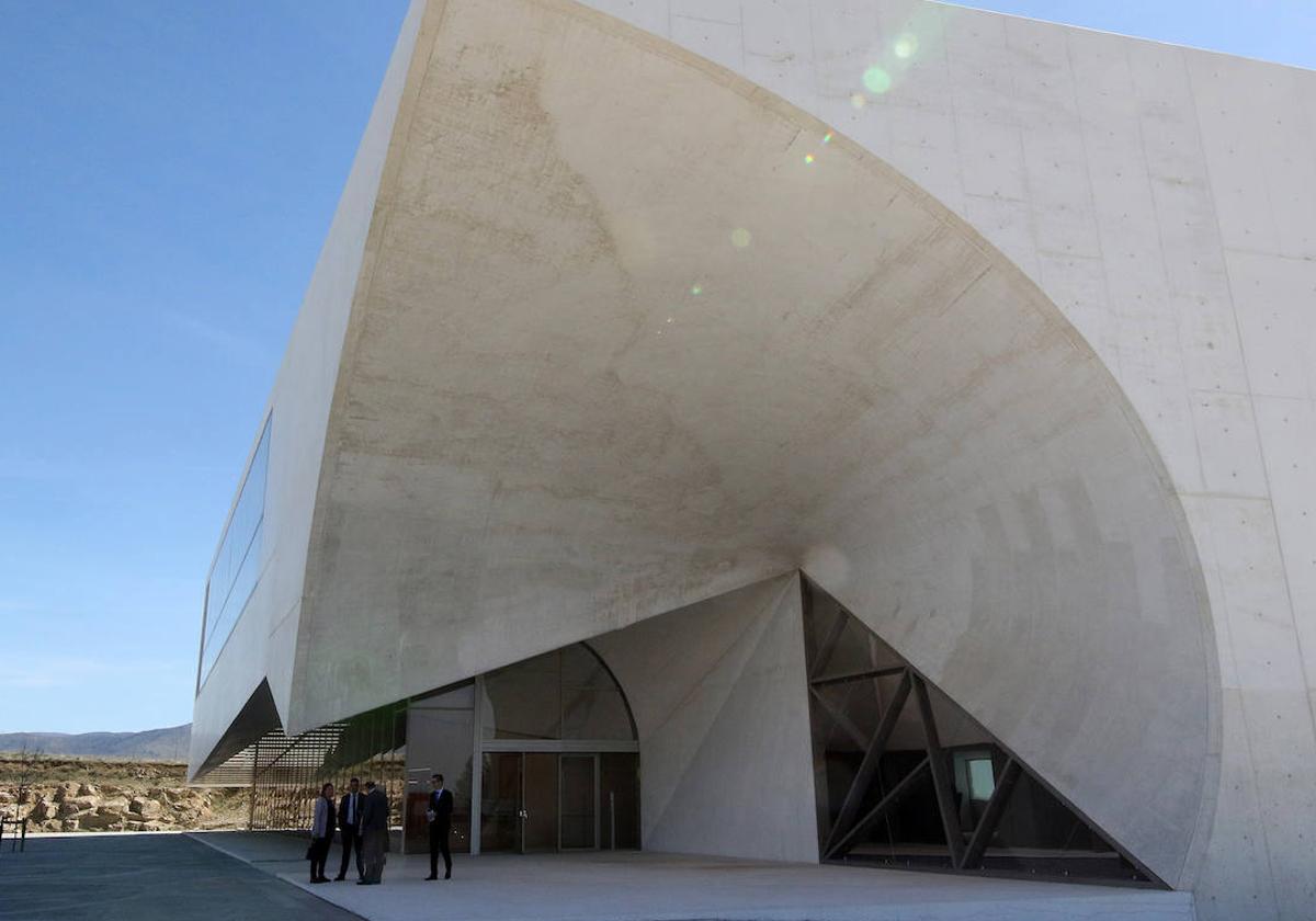 Acceso al edificio CIDE de Segovia.