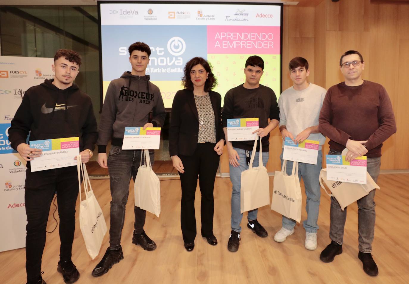 El grupo Power Rangers, Colegio Misioneras de la Providencia (Salamanca), quinto clasificado en la categoría de más de 18 años.