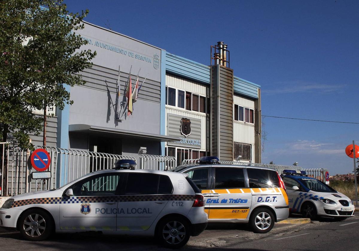 Cartel de la Policía Local de Segovia en el polígono del Cerro.