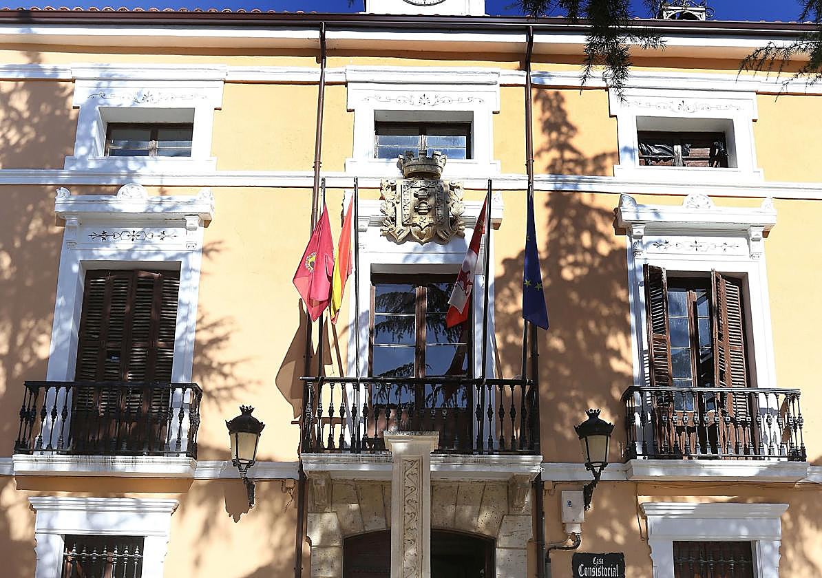 Casa Consistorial de Paredes de Nava.
