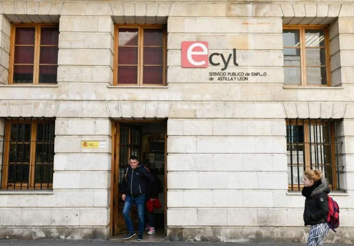 Imagen de archivo de una oficina del Ecyl en Valladolid.