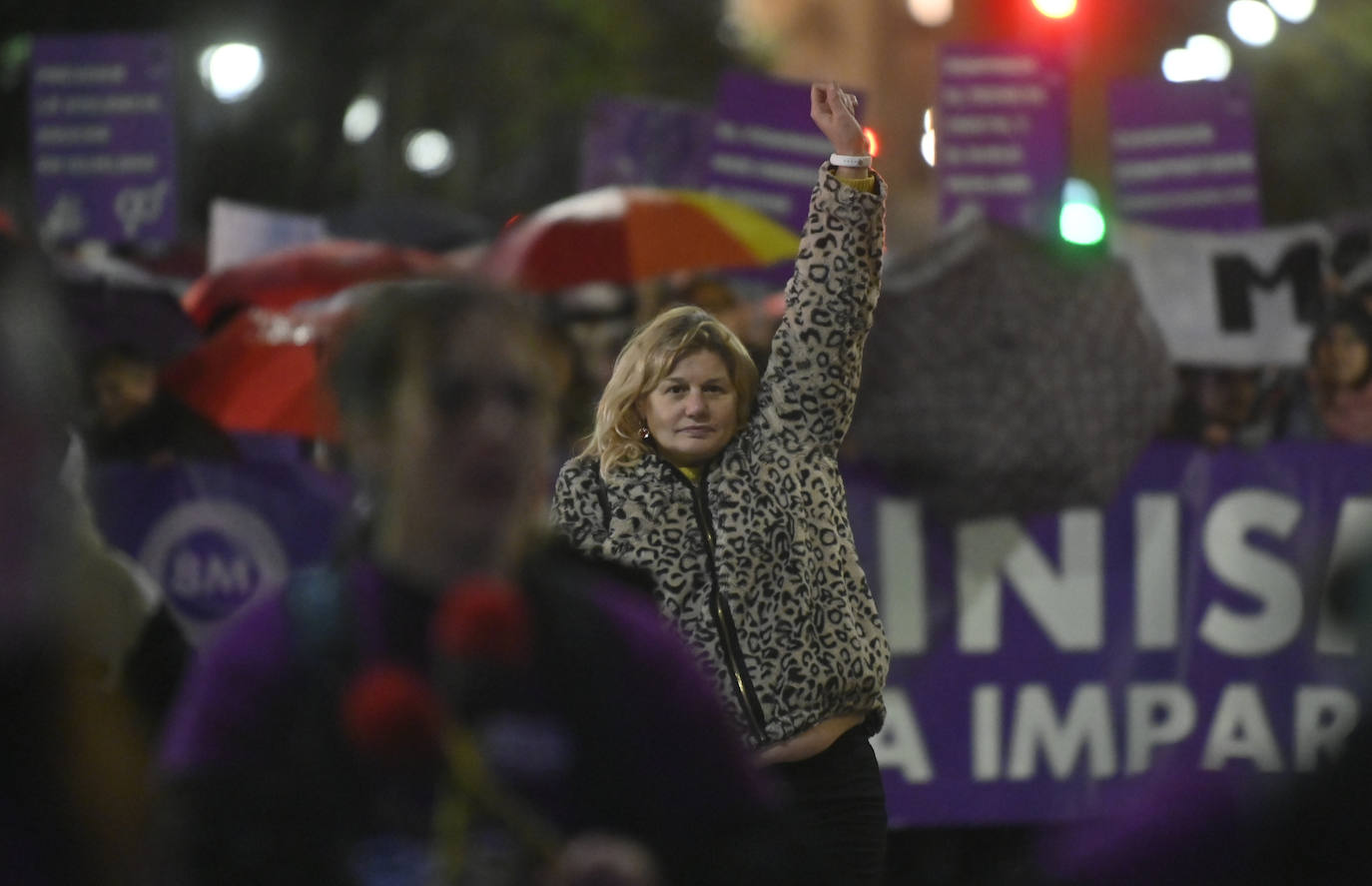 Las imágenes de la marcha feminista en Valladolid