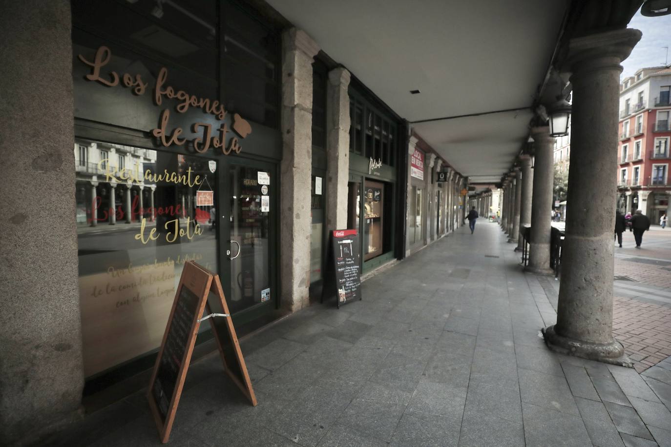 Un paseo en imágenes por la plaza de Fuente Dorada