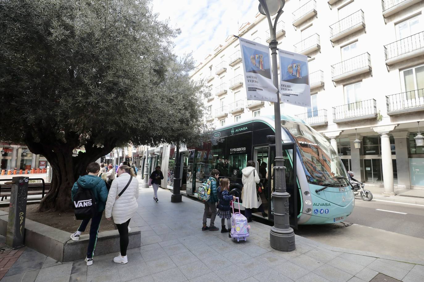 Un paseo en imágenes por la plaza de Fuente Dorada