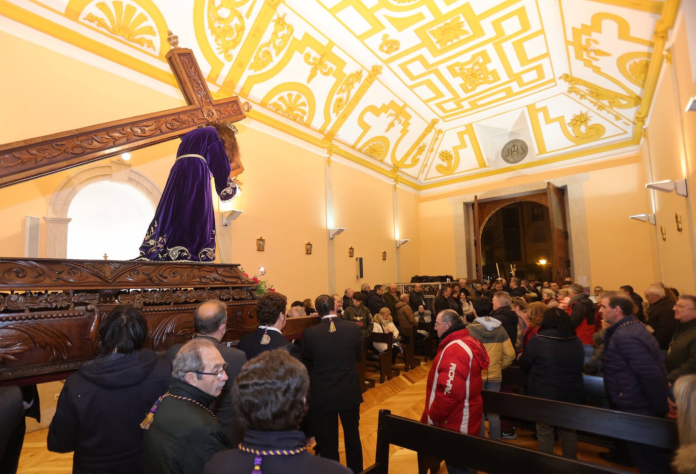 El Vía Crucis del &#039;Nazareno viejo&#039; en la plaza de San Pablo