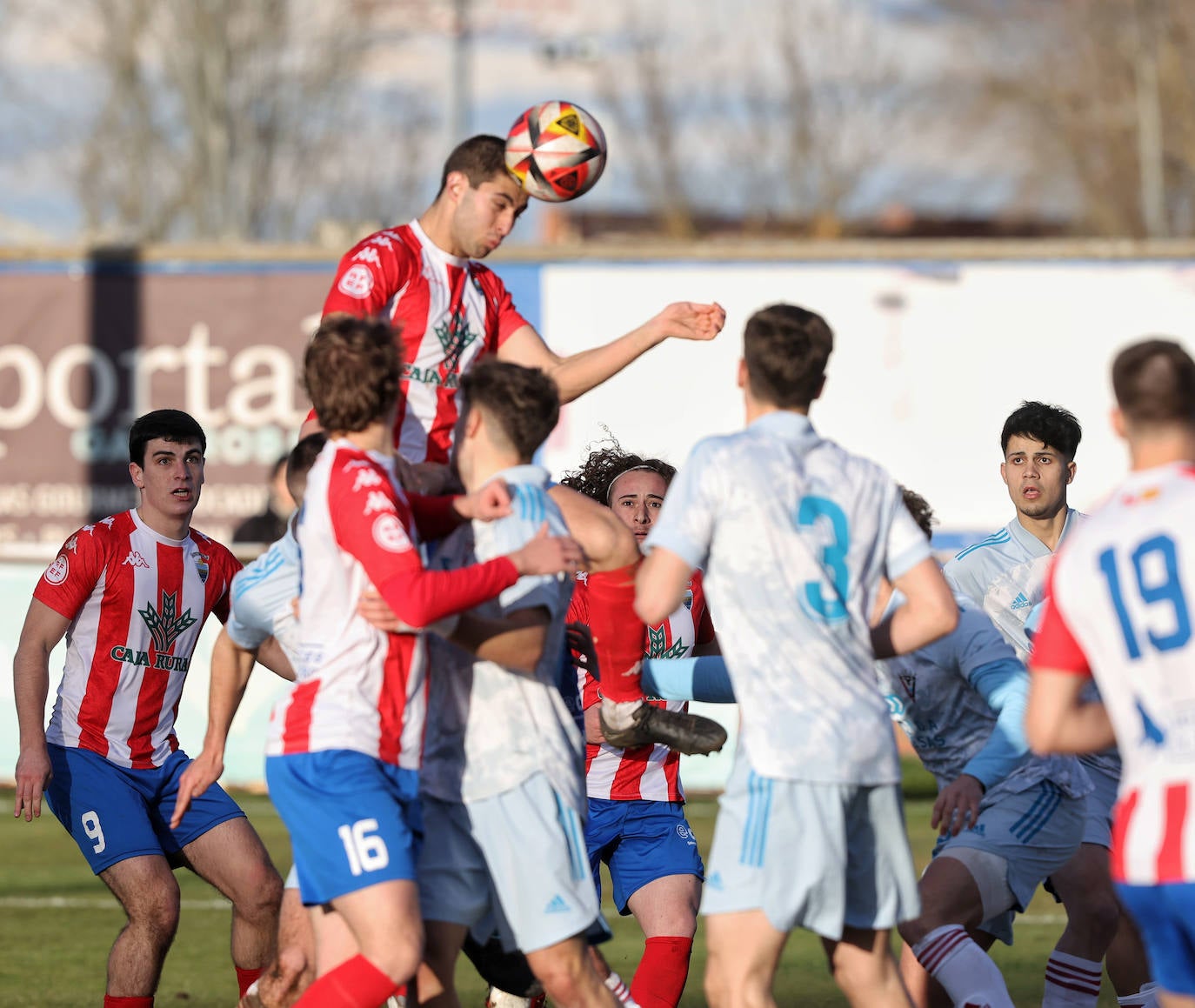 Las imágenes del partido entre el Atlético Tordesillas y el Mirandés
