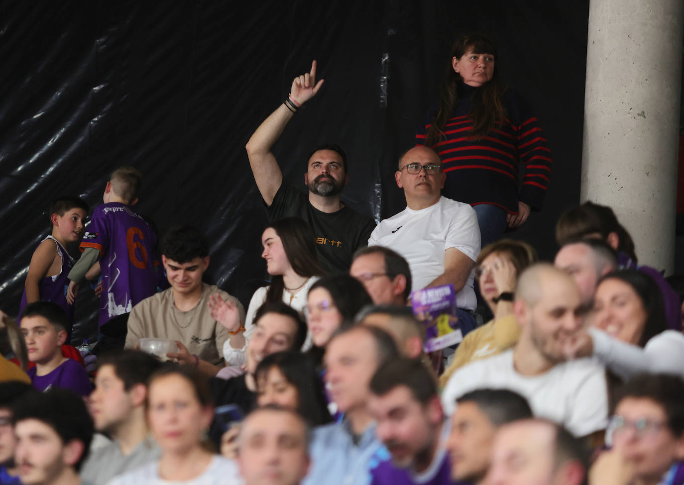 Búscate en el Pabellón en el partido del Zunder Palencia-Andorra