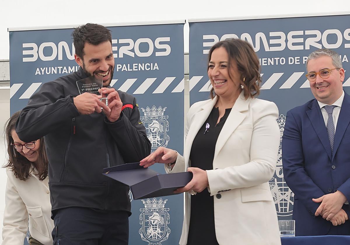 La alcaldesa, el pasado 8 de marzo, durante la fiesta de los bomberos.