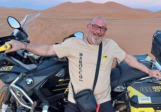 Foto del perfil de Facebook de la víctima, Alberto López, que mostraba la moto con la que sufrió el accidente en Marruecos.