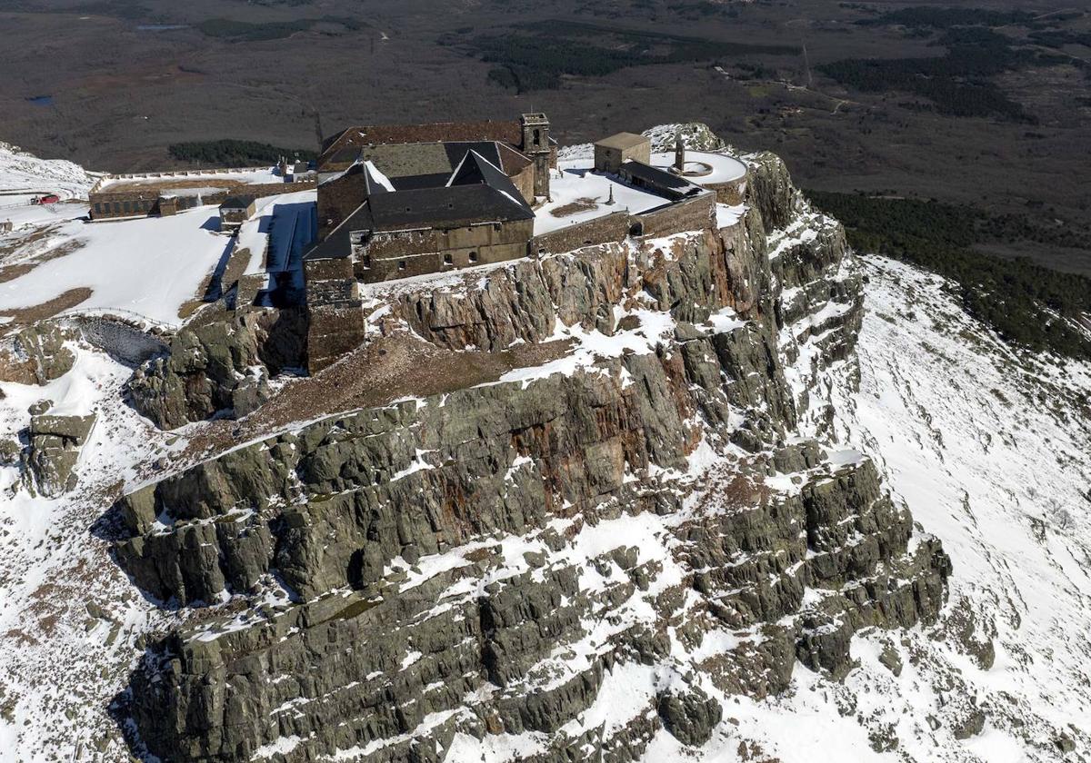 Nieve en la Peña de Francia