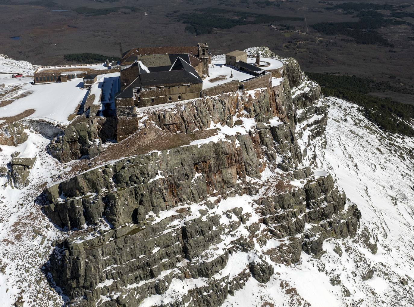 Nieve en la Peña de Francia