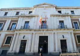 Fachada de la Audiencia de Valladolid.