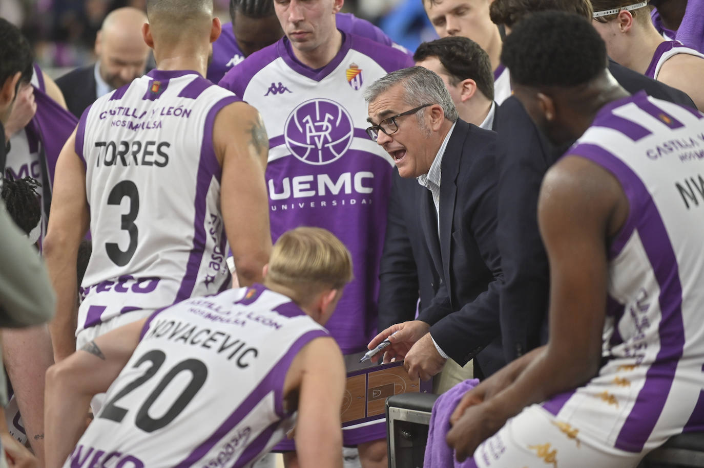 Las imágenes del encuentro disputado entre el Real Valladolid de Baloncesto y el Ourense