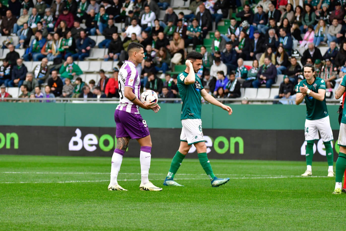 El encuento entre el Racing de Ferrol y el Real Valladolid, en imágenes