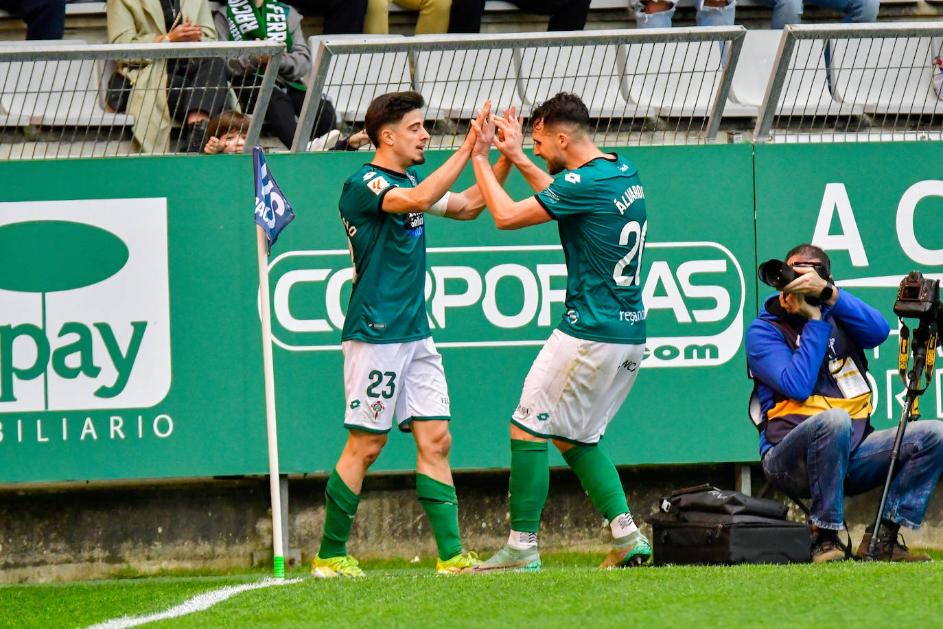 El encuento entre el Racing de Ferrol y el Real Valladolid, en imágenes