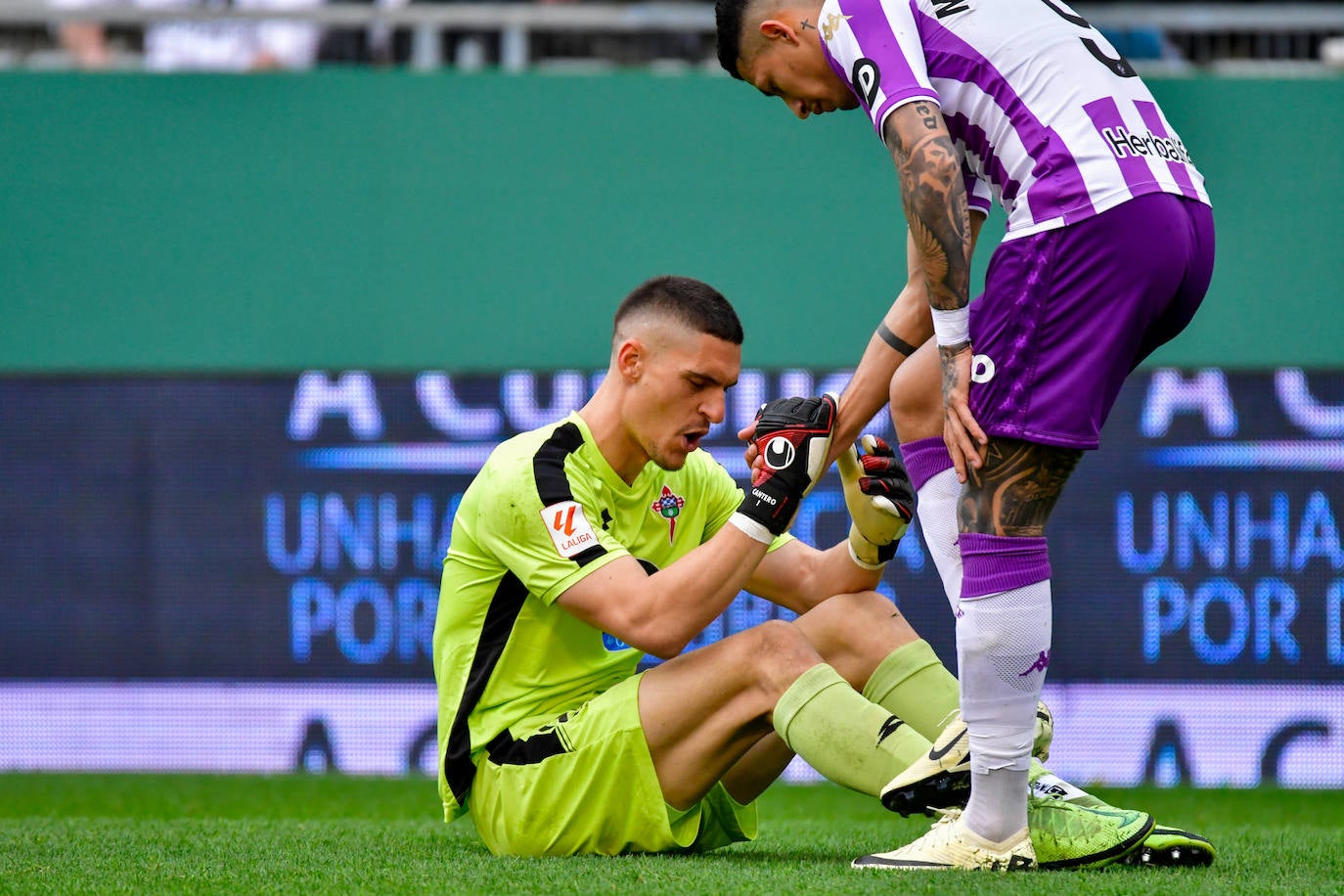 El encuento entre el Racing de Ferrol y el Real Valladolid, en imágenes