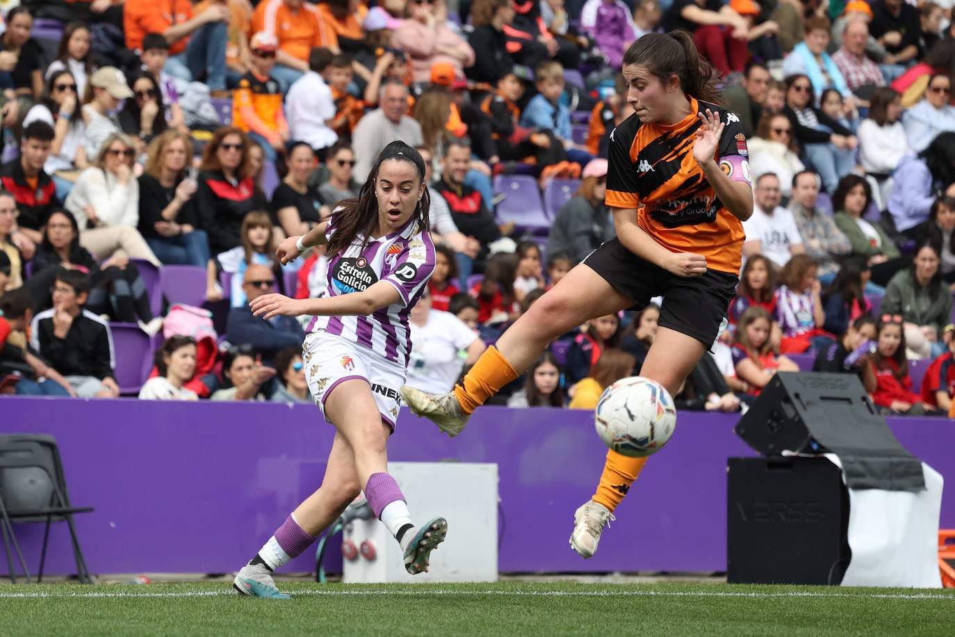 La fiesta del fútbol femenino de Valladolid, en imágenes