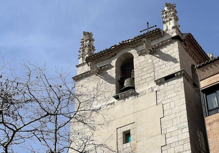 Imagen de la torre de la iglesia de San Lorenzo.