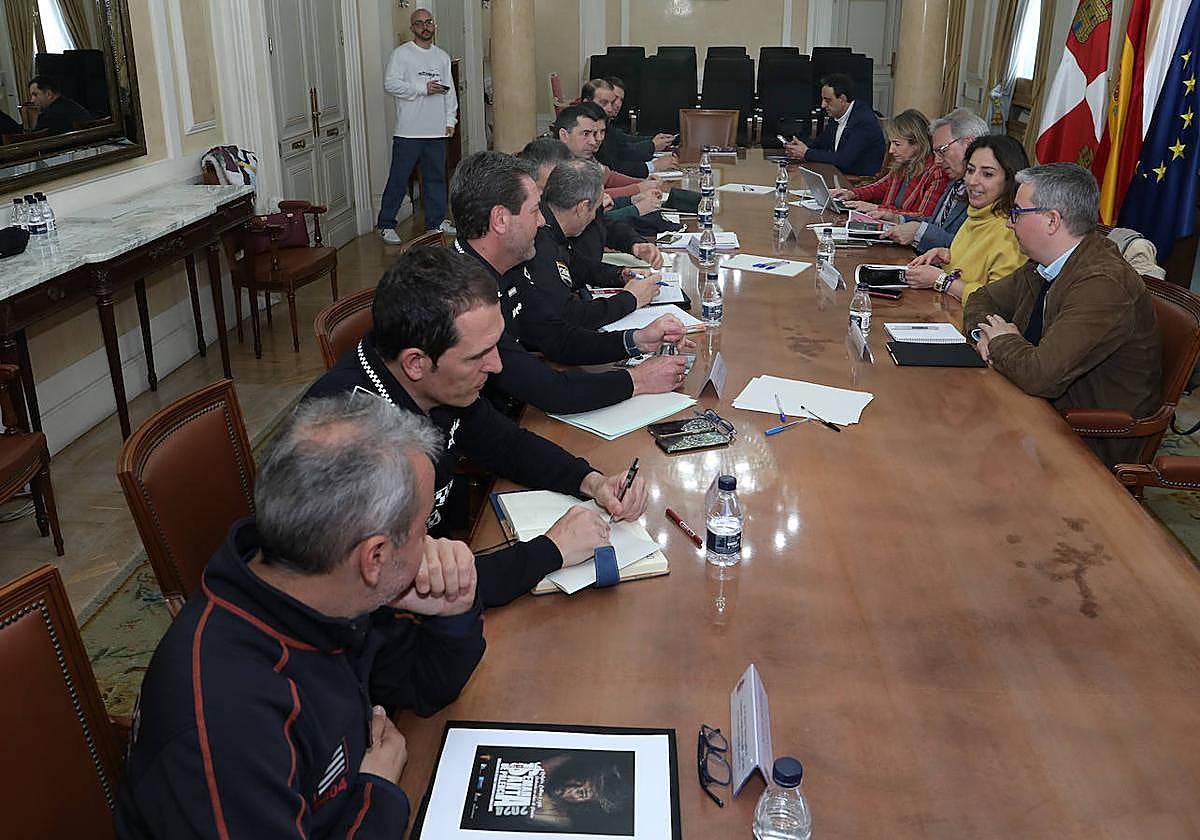 Reunión de la Junta Local de Seguridad Ciudadana, esta mañana en la Subdelegación del Gobierno.